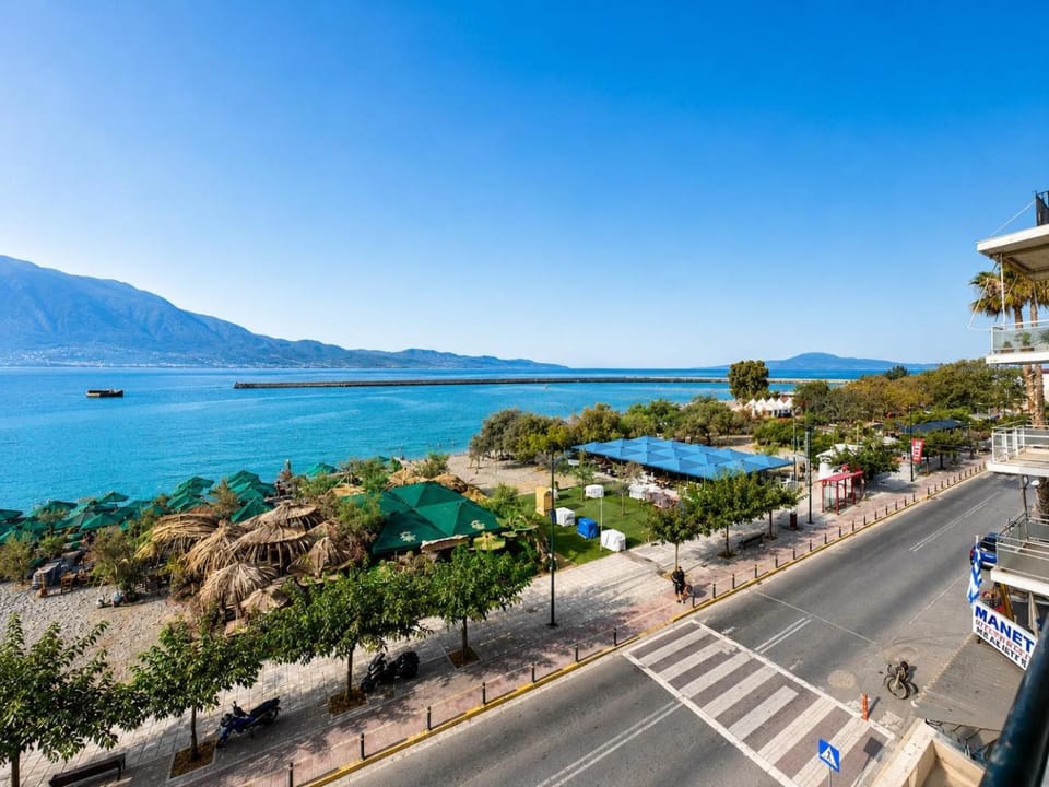 Day, Neighbourhood, Beach, Mountain view, Sea view, Location