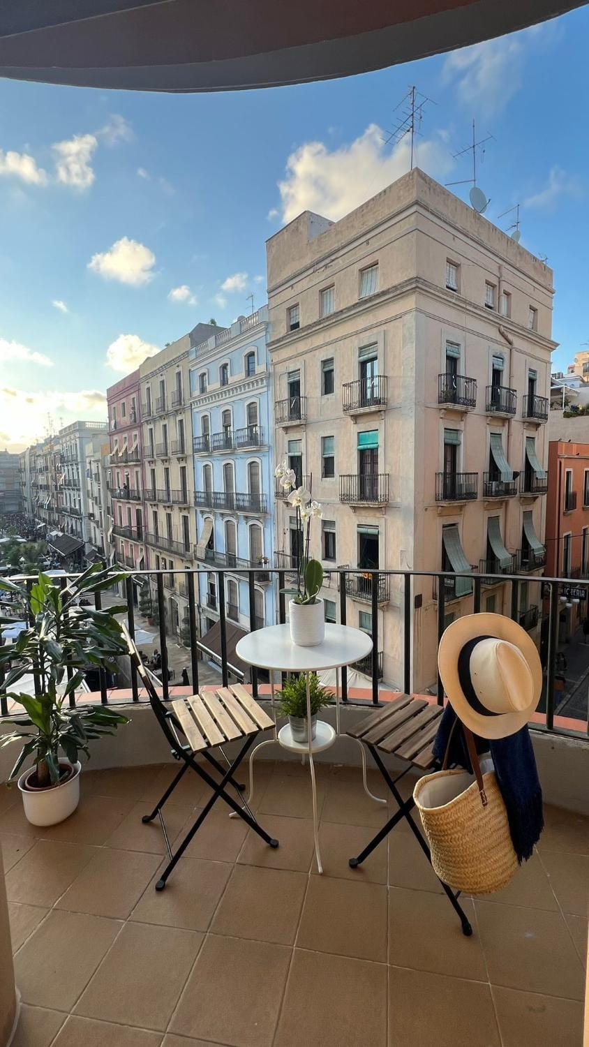 View (from property/room), Balcony/Terrace, City view