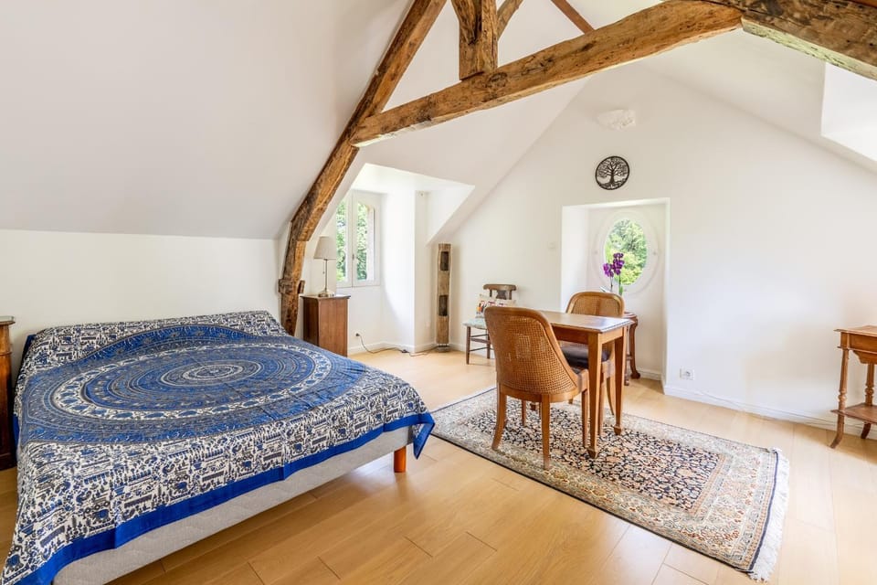 Property building, Living room, Bedroom