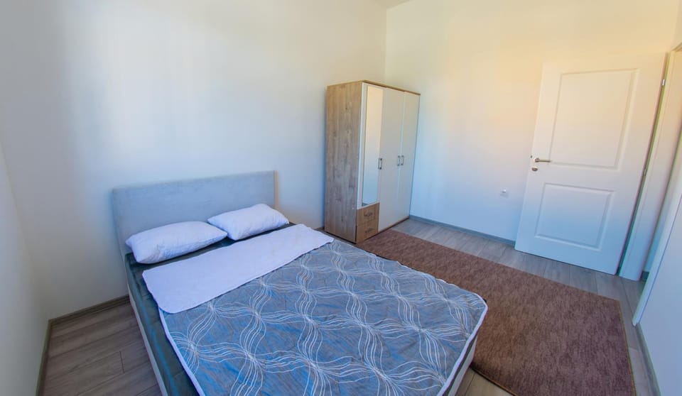 Bed, Photo of the whole room, Bedroom, wardrobe