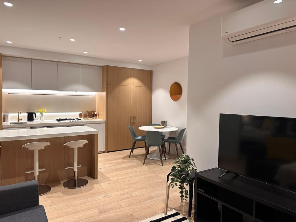 TV and multimedia, Kitchen or kitchenette, Living room, stove
