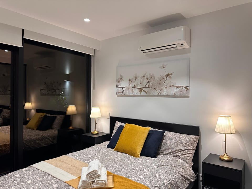 Bed, Bedroom, air conditioner