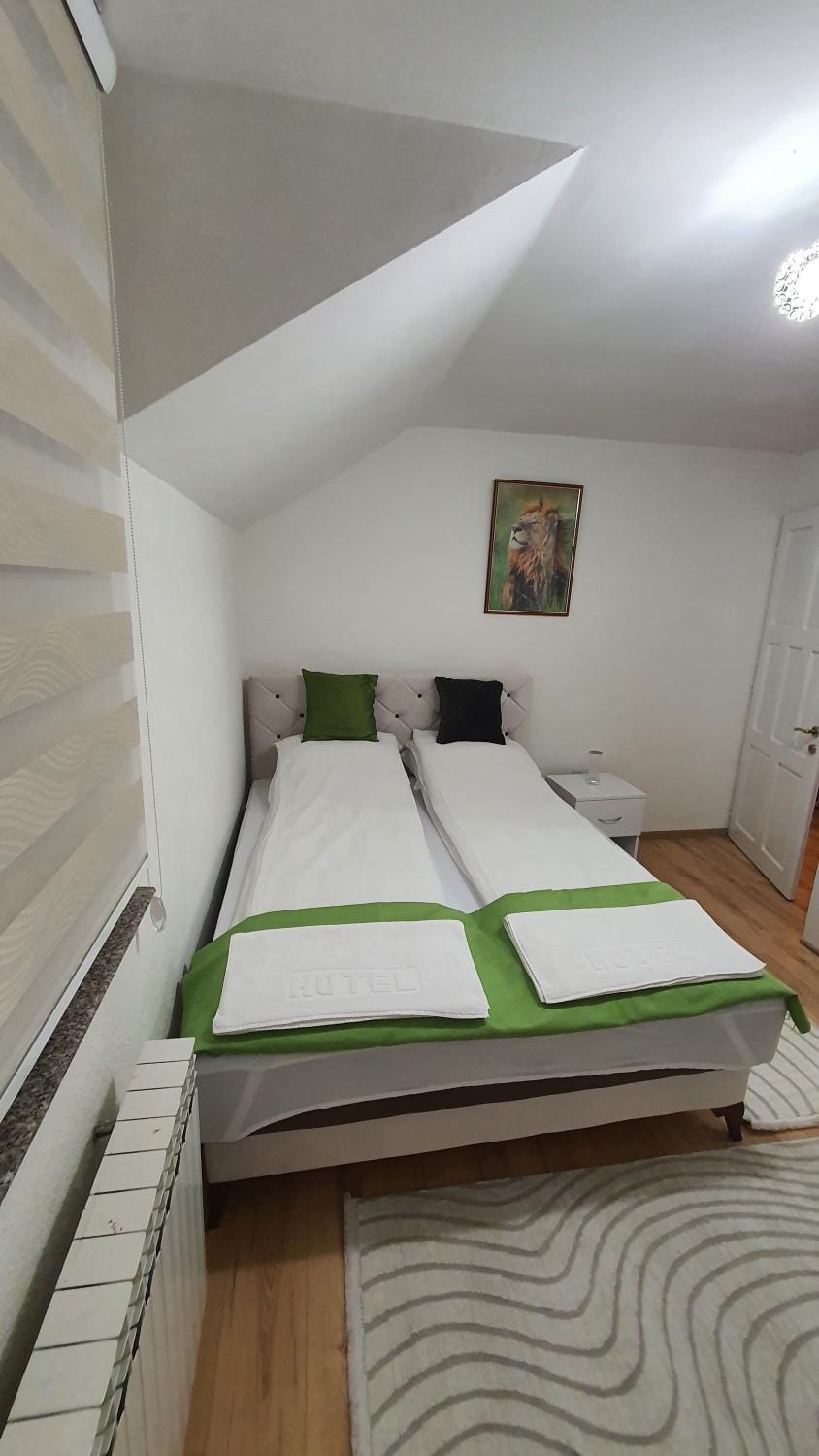 Bed, Photo of the whole room, Bedroom, towels