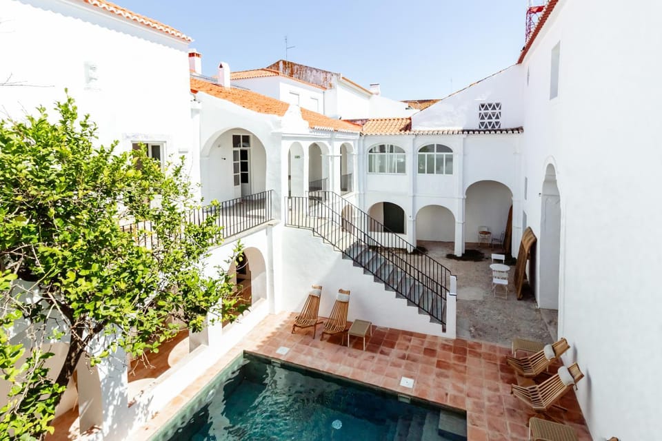 Property building, Balcony/Terrace, Swimming pool