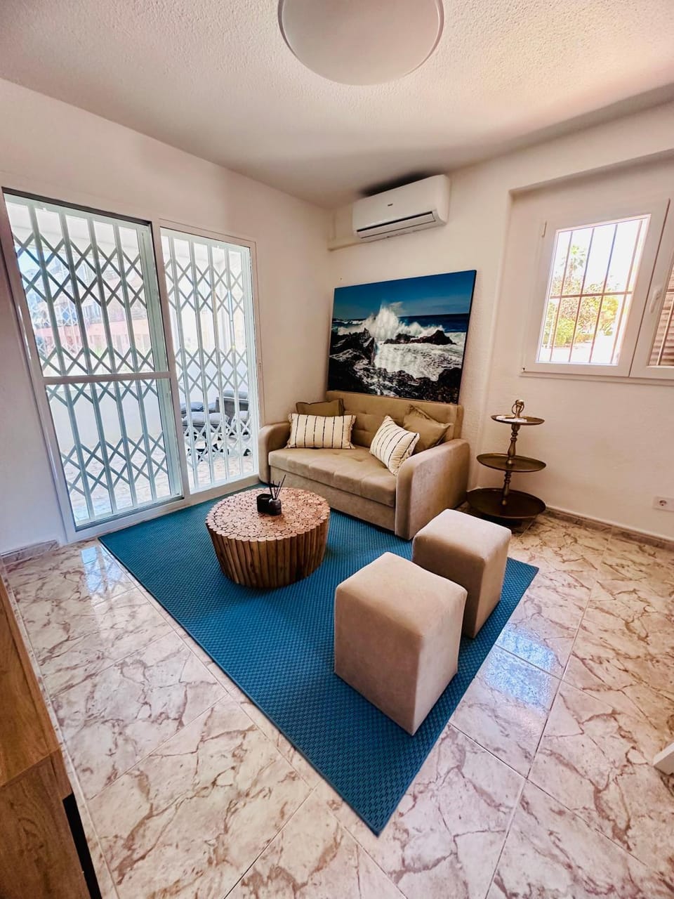 Living room, air conditioner