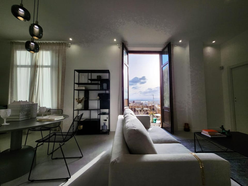 Living room, Dining area, Sea view