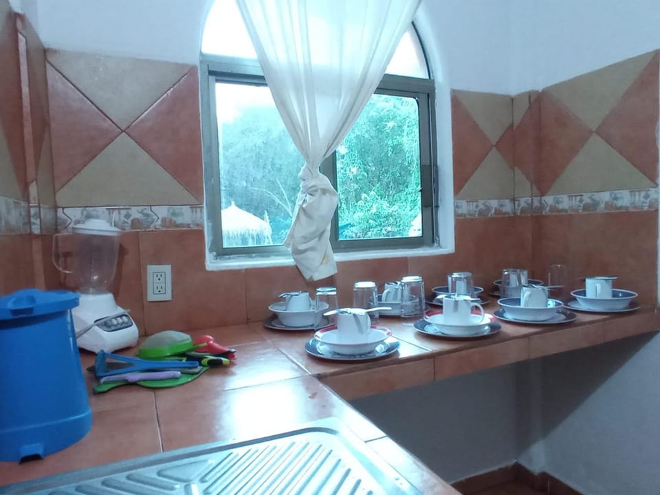 Kitchen or kitchenette, Dining area, kitchen
