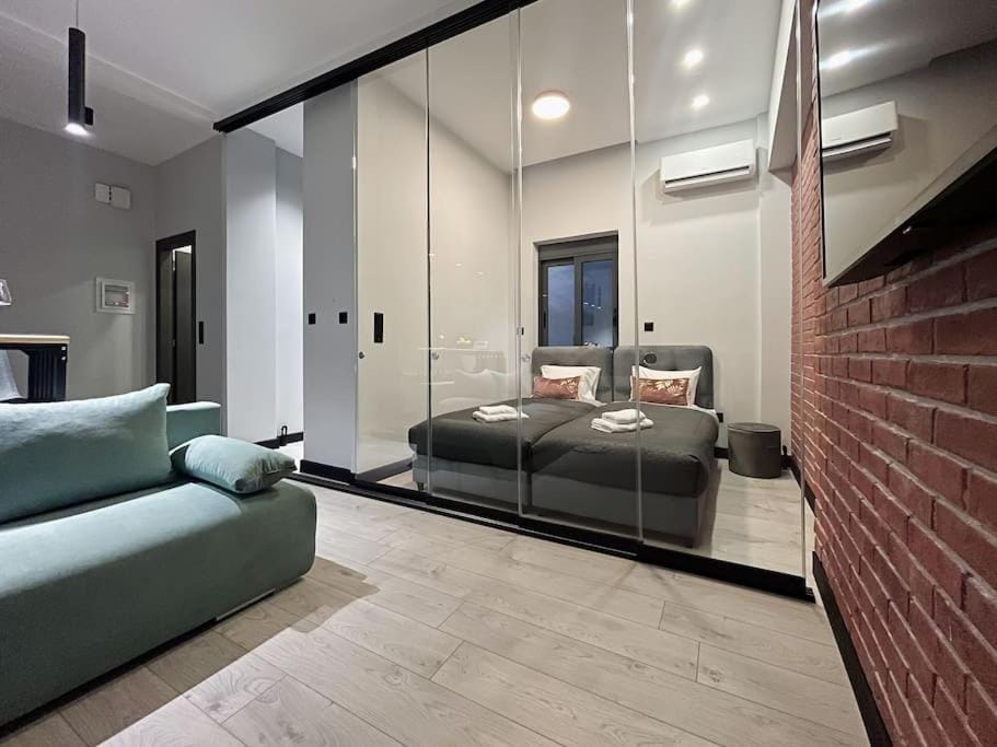 Bed, Photo of the whole room, Seating area, Bedroom, air conditioner