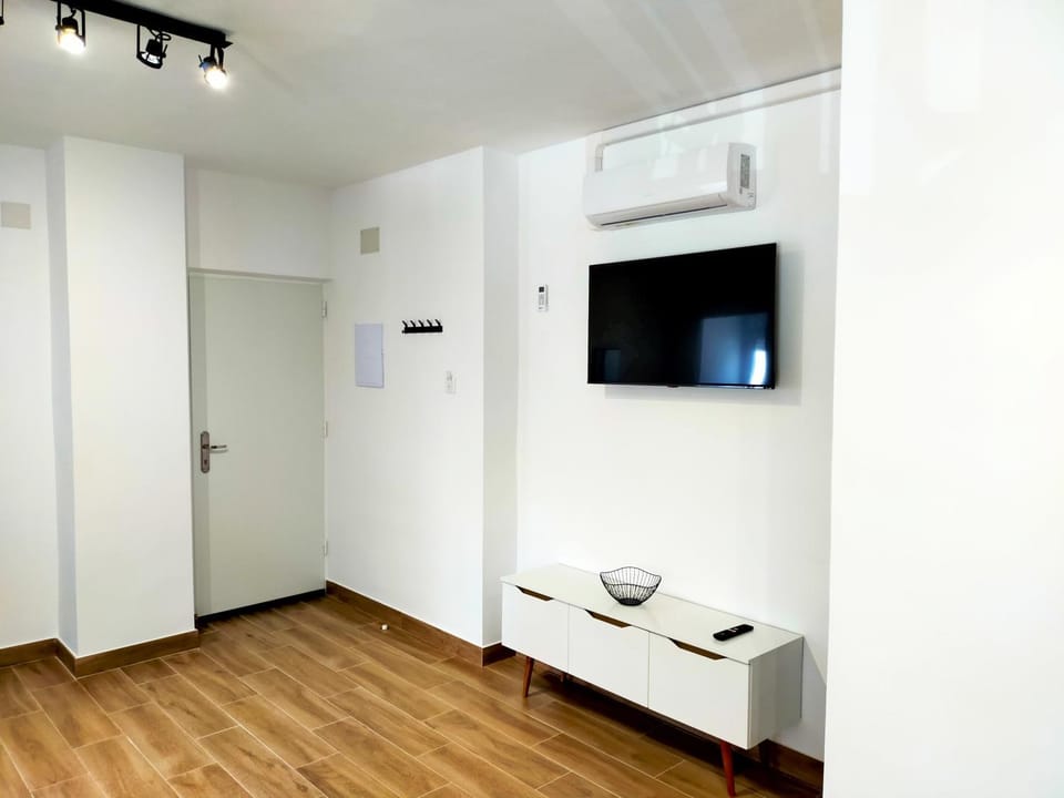 Communal lounge/ TV room, TV and multimedia, Lobby or reception, wardrobe