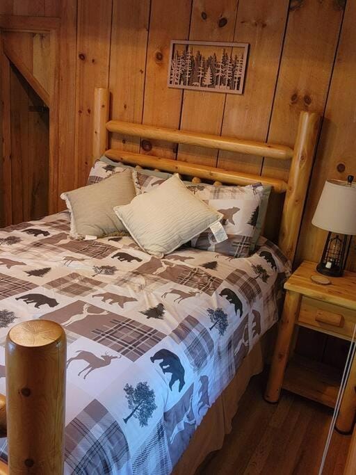 MoonPie Hideaway Chalet in Sevier County