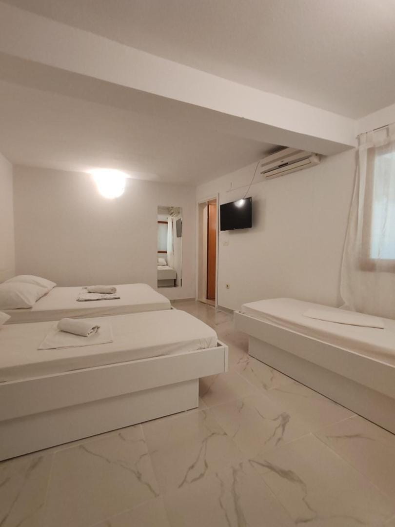 Apartments Lucerna Bed and Breakfast in Neum