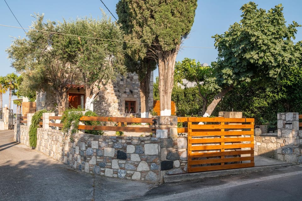 Property building, Day, Garden