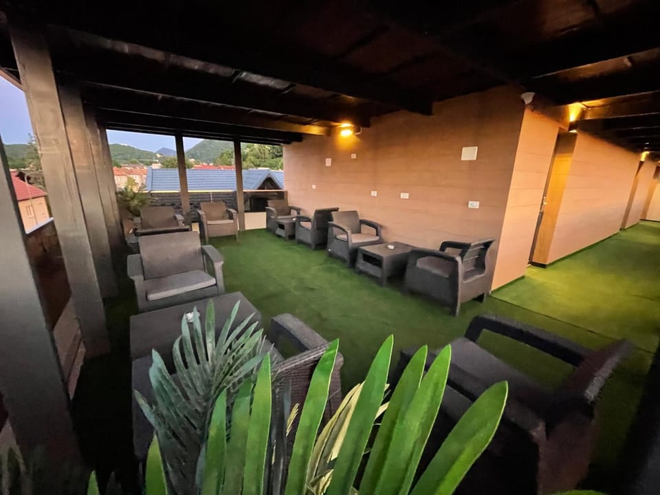 Balcony/Terrace, Internal: Not applicable to any particular room