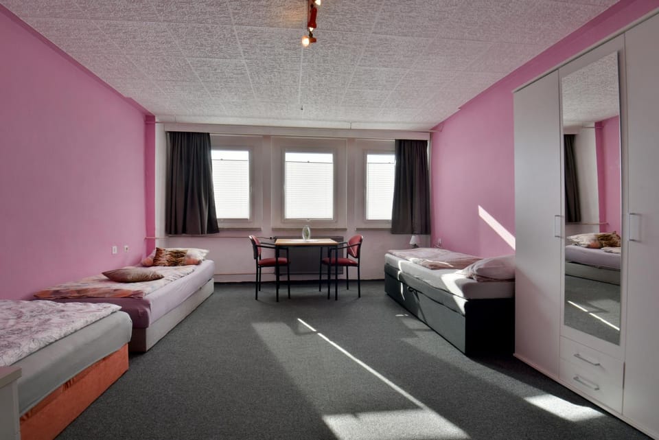 Bedroom, wardrobe