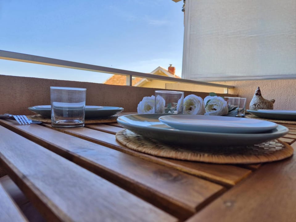 T2 vue mer, proche plage & parking privée Apartment in Sanary-sur-Mer