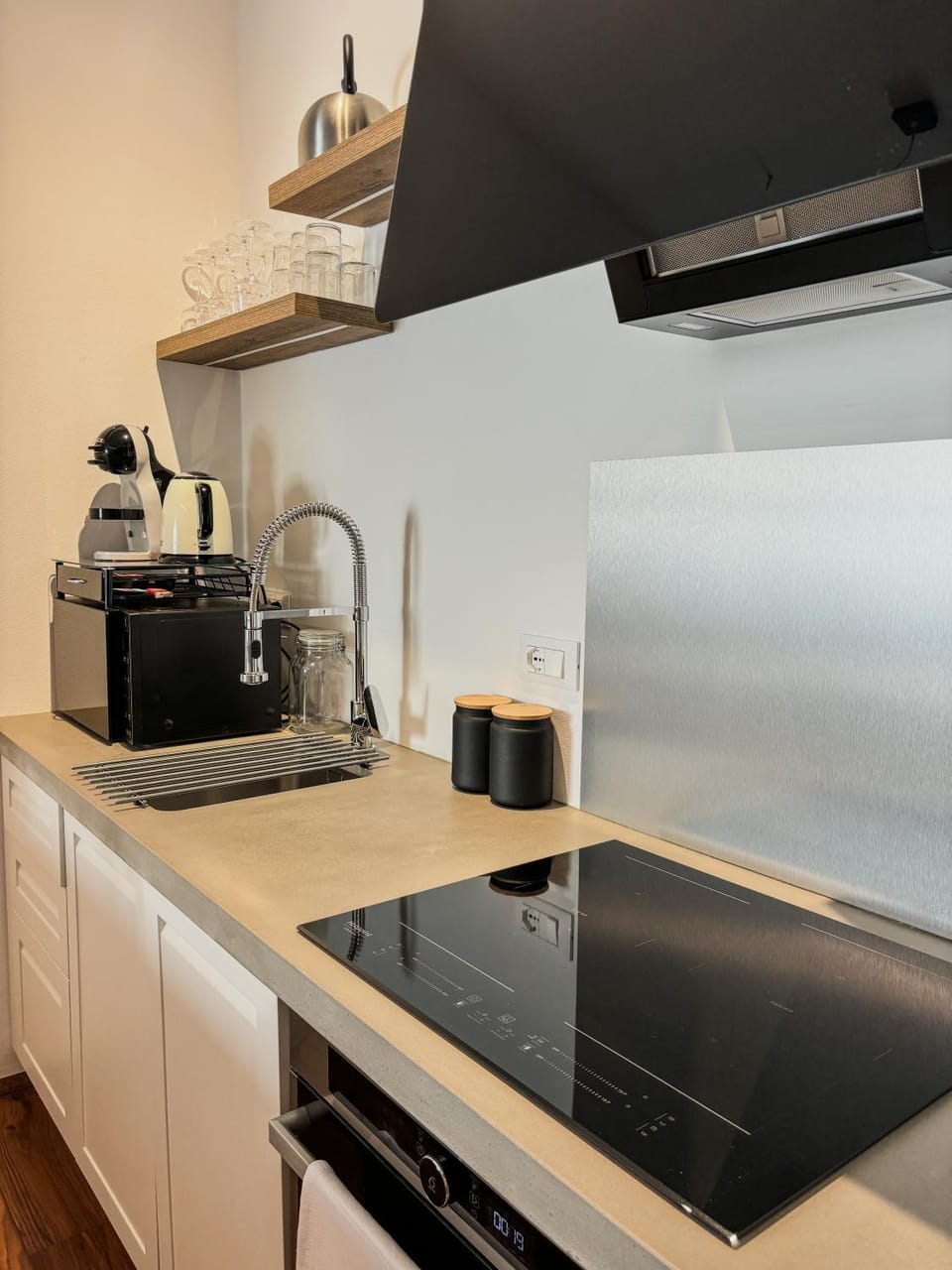 Coffee/tea facilities, Kitchen or kitchenette, minibar, pet friendly, stove, toaster