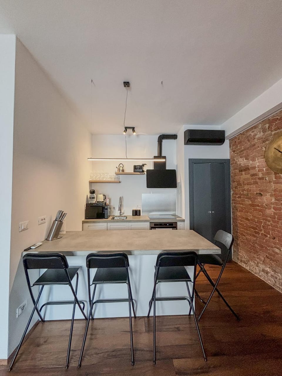 Kitchen or kitchenette, Dining area, oven, pet friendly, stove, toaster