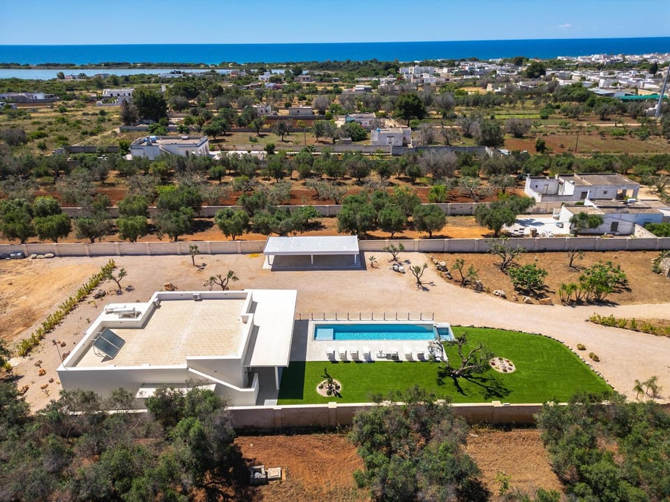 Bird's eye view, Swimming pool