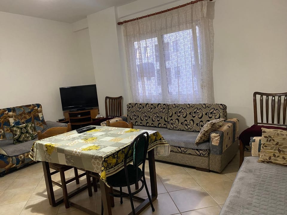 Living room, Seating area, Dining area, Evening entertainment
