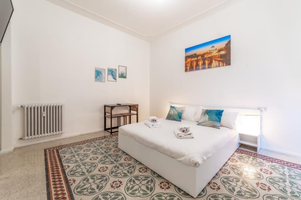 Bedroom, towels
