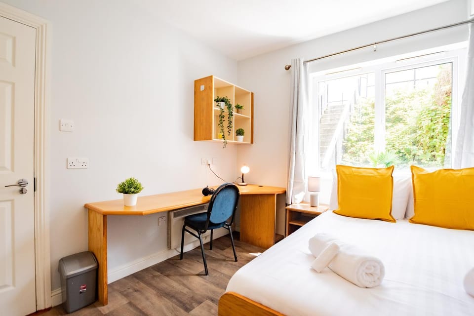 61 - Spacious Three Bed Apartment Apartment in Galway