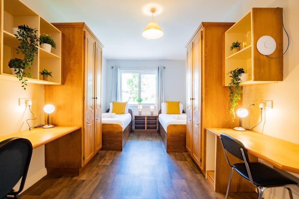61 - Spacious Three Bed Apartment Apartment in Galway