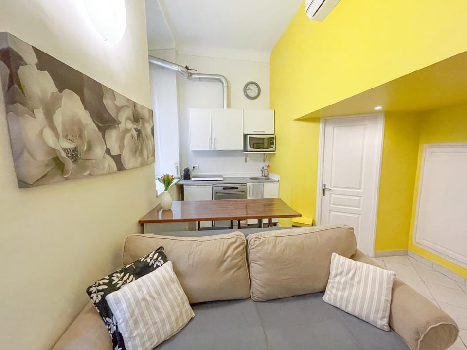 Living room, kitchen