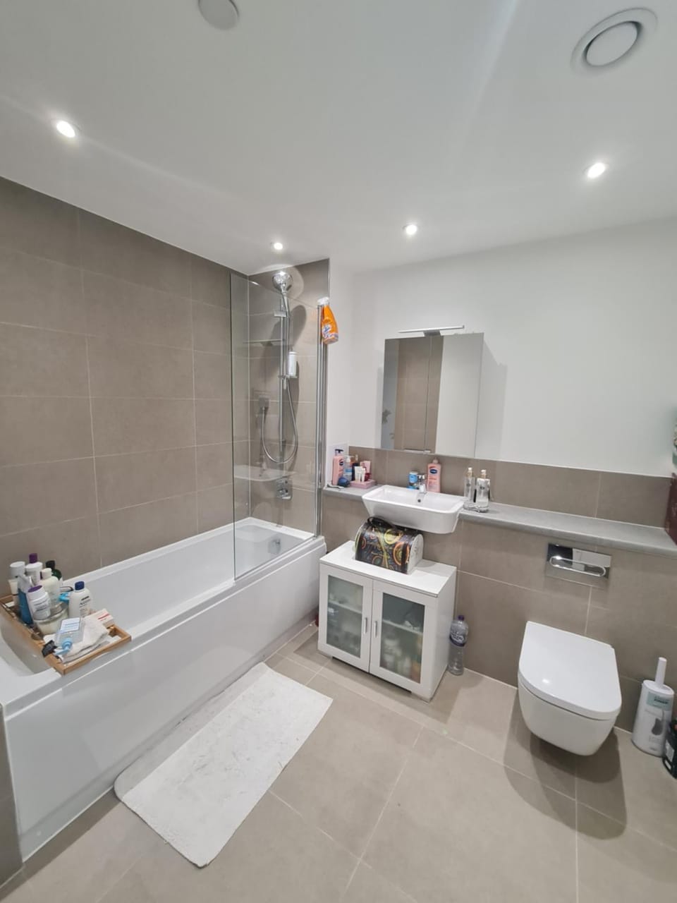 Shower, Toilet, Bathroom, Bath, towels
