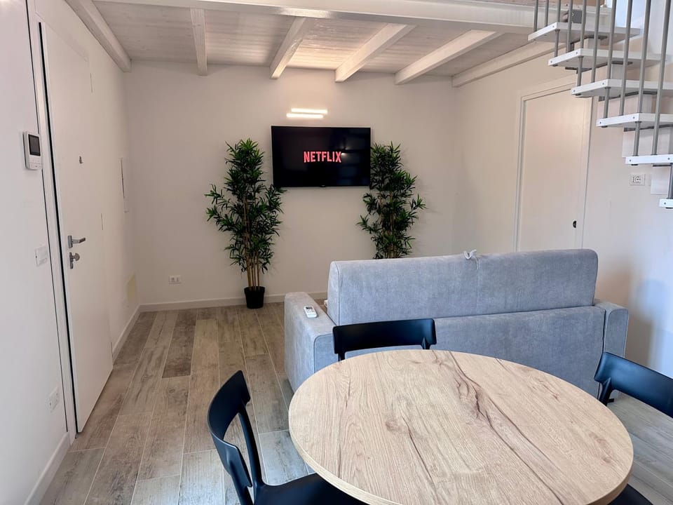 Communal lounge/ TV room