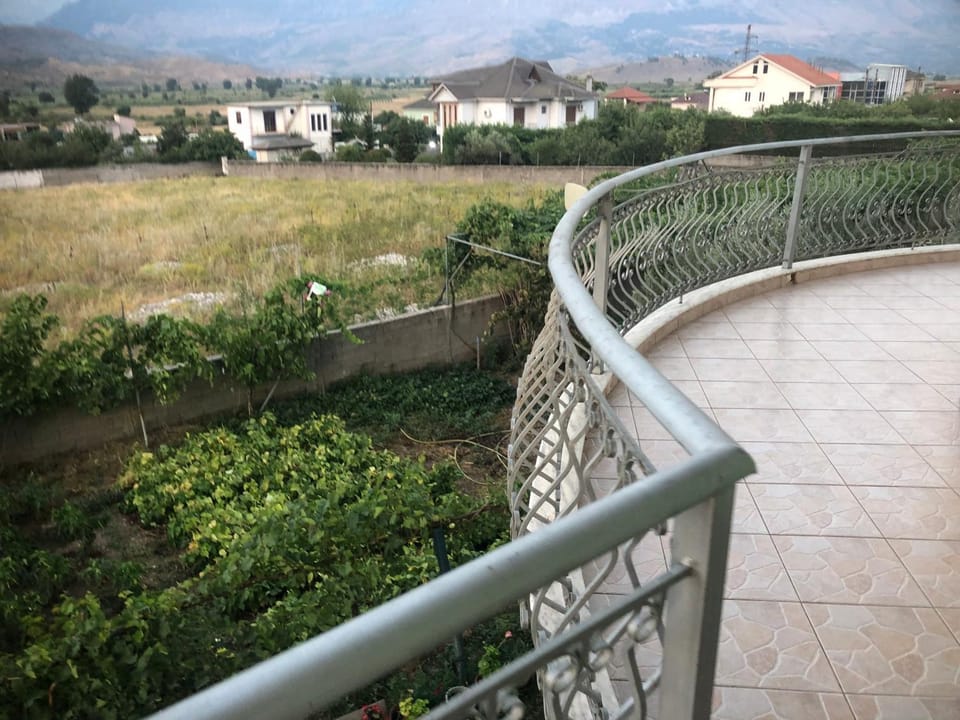 View (from property/room), Balcony/Terrace, Mountain view