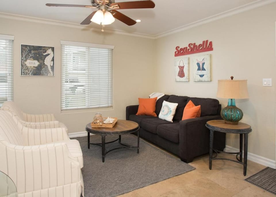 1 Bedroom House in Balboa Peninsula
