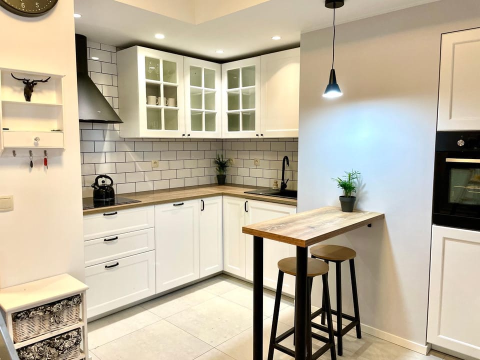 Kitchen or kitchenette, Dining area, dishwasher, oven, stove