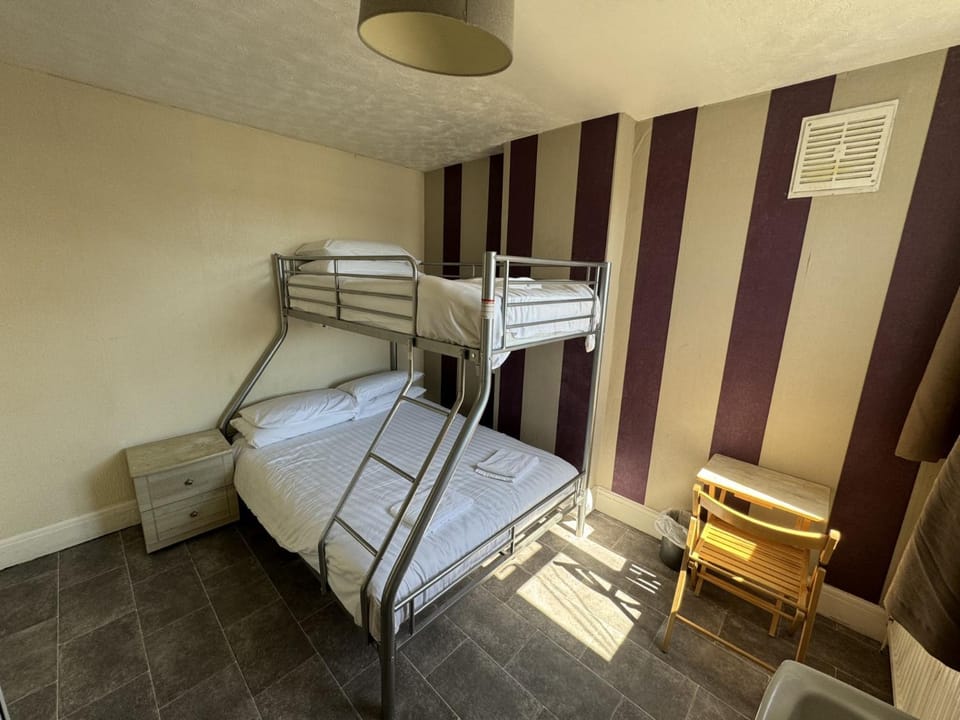 Bed, Bedroom, bunk bed