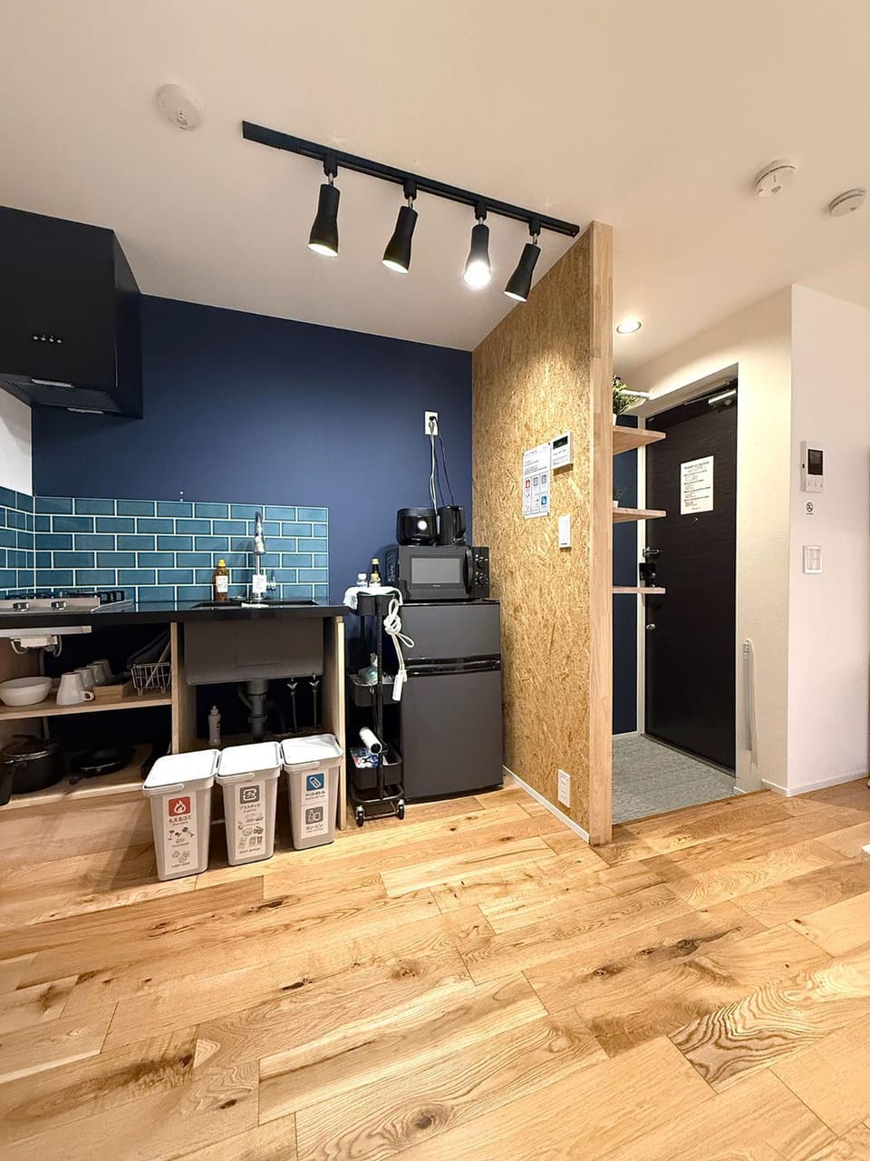 Kitchen or kitchenette, stove