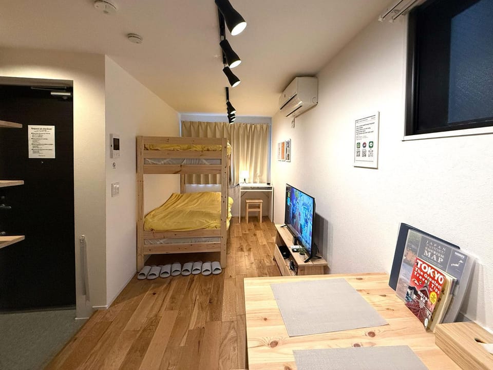 TV and multimedia, Living room, bunk bed, air conditioner