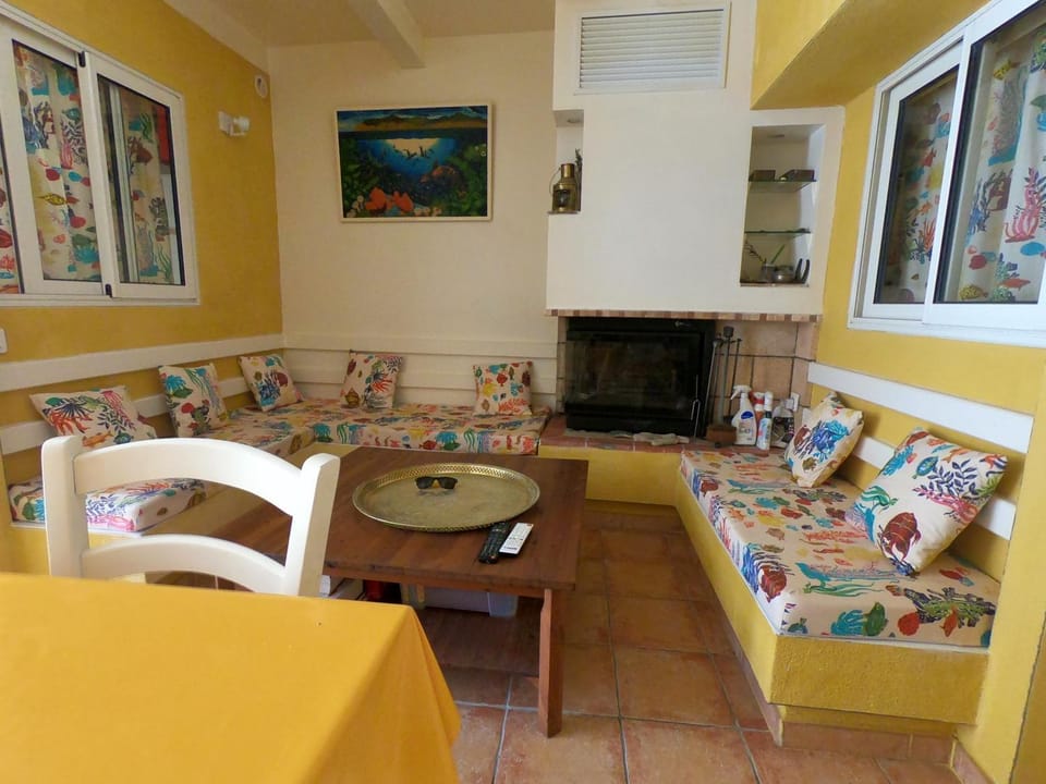 -Dorm Hostelworld Camp Backpackers-la girelle Hostel in Marseille
