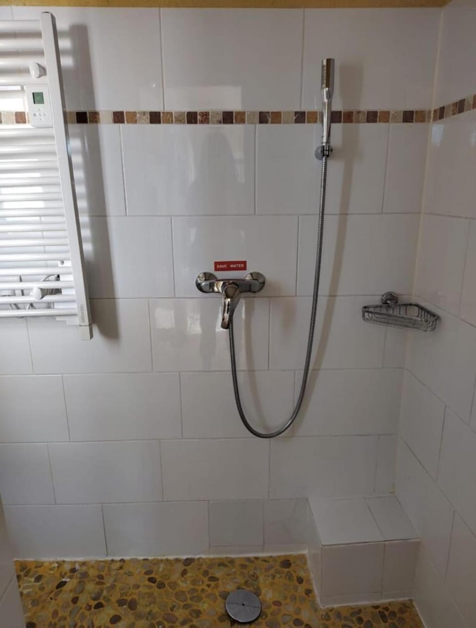 -Dorm Hostelworld Camp Backpackers-la girelle Hostel in Marseille
