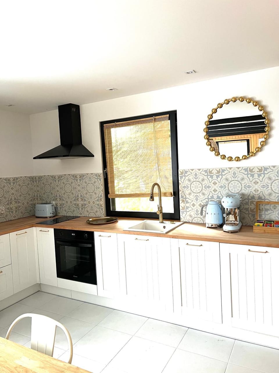Kitchen or kitchenette, pet friendly, stove