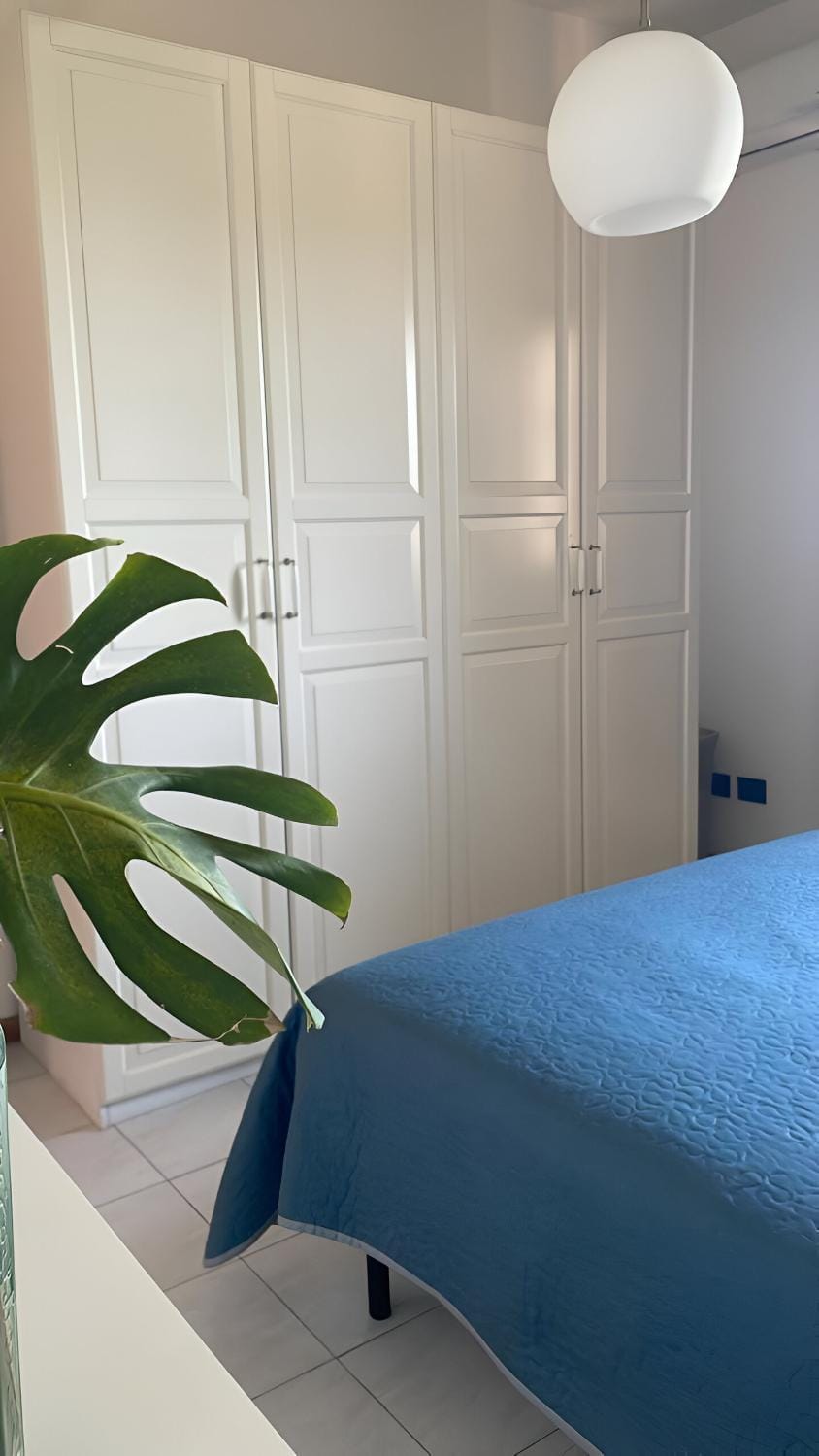 Bed, Photo of the whole room, Bedroom, wardrobe