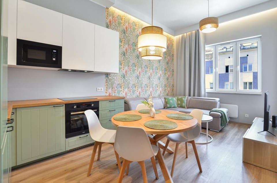 Kitchen or kitchenette, Living room, Seating area, Dining area