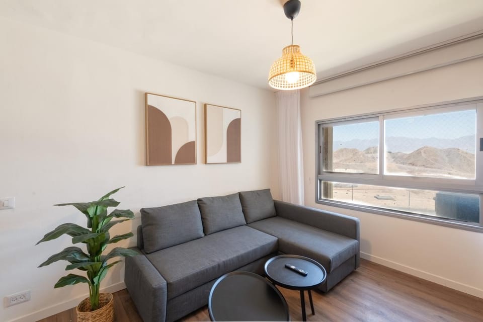 Eilat Luxury Vacation -Amazing Pool Apartment in Eilat