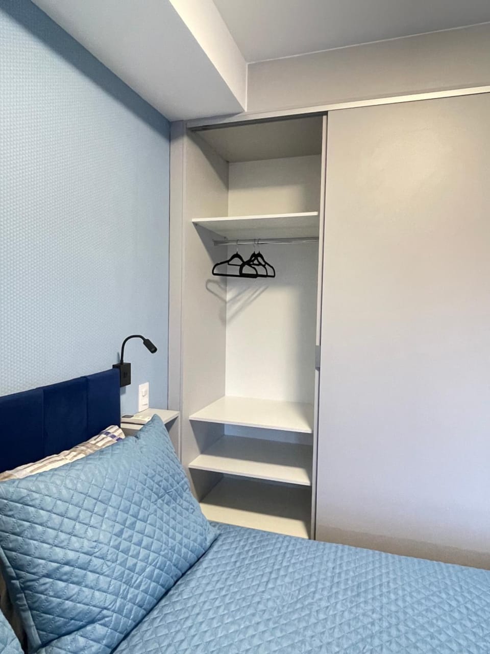Photo of the whole room, wardrobe