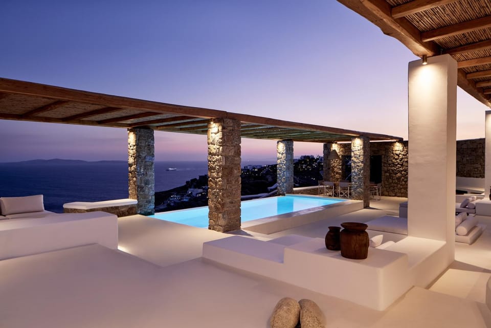 Patio, Pool view, Sea view, Swimming pool, sunbed