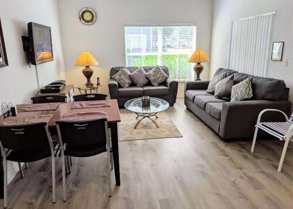 4 Bedroom 3 Bathroom Villas At Seven Dwarfs 17-107 House in Kissimmee