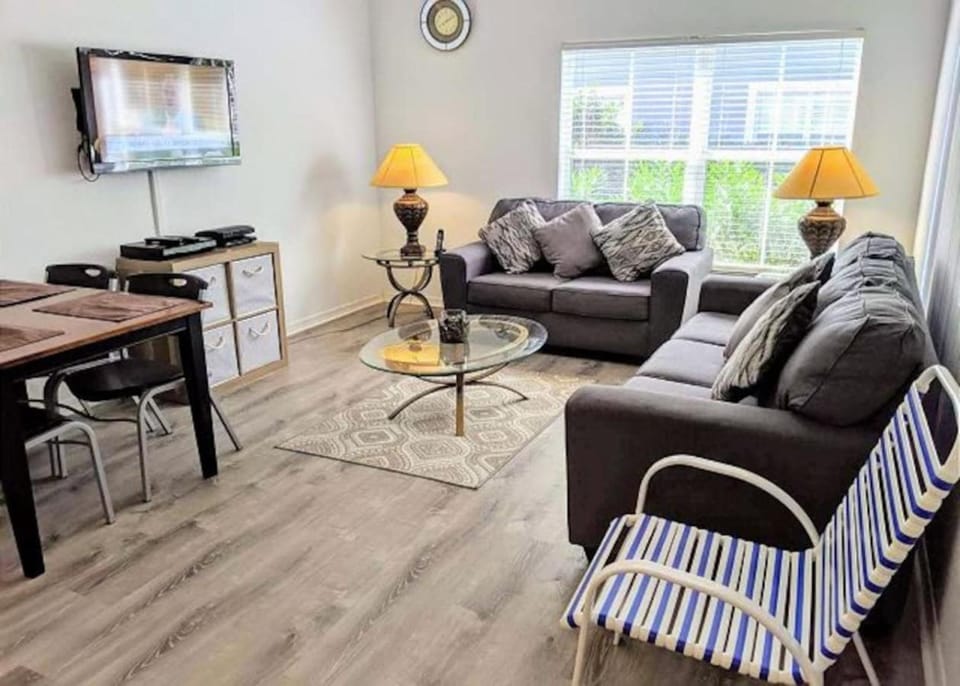 4 Bedroom 3 Bathroom Villas At Seven Dwarfs 17-107 House in Kissimmee
