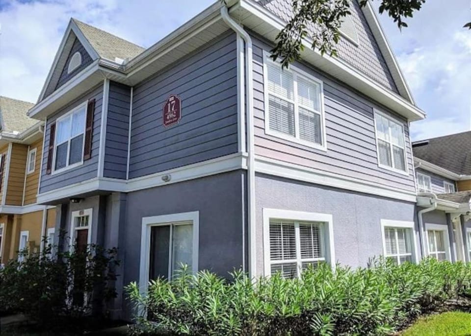 4 Bedroom 3 Bathroom Villas At Seven Dwarfs 17-107 House in Kissimmee