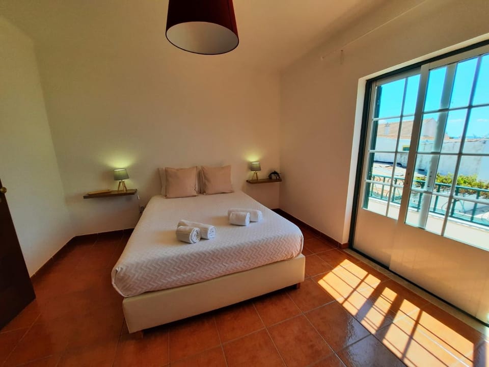 Bed, View (from property/room), Bedroom, towels