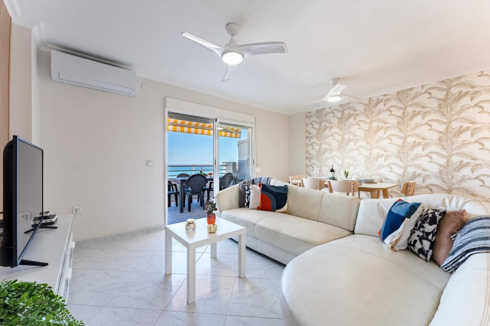 TV and multimedia, Living room, Dining area, air conditioner