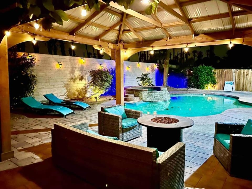 Coachella Oasis | Sleeps 12 | 5BR House in Indio