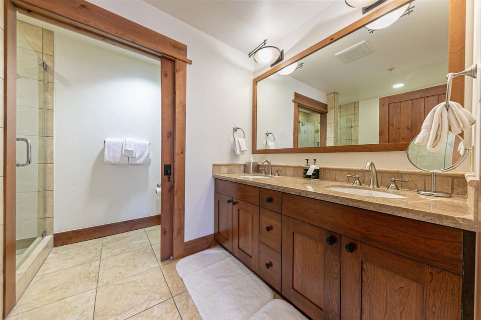 Big Horn Lodge 404 by East West Hospitality Apartment in Northstar Drive